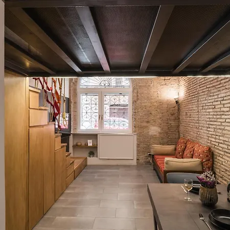 Monti - Colosseo - Luxury Loft 1bdr - New * רומא