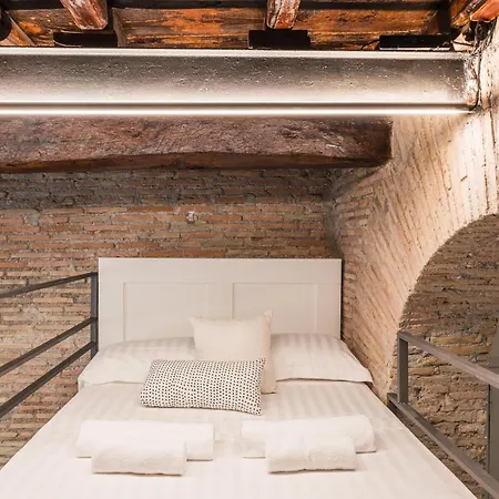 Monti - Colosseo - Luxury Loft 1bdr - New דירה
